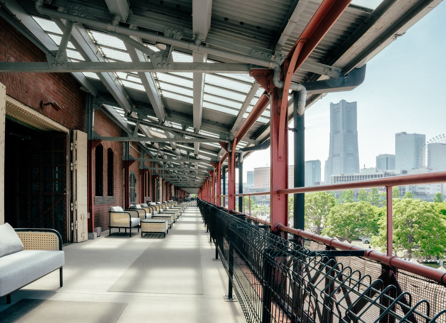 テラス席 - Re：Wharf(リワーフ)横浜赤レンガ倉庫のステーキ